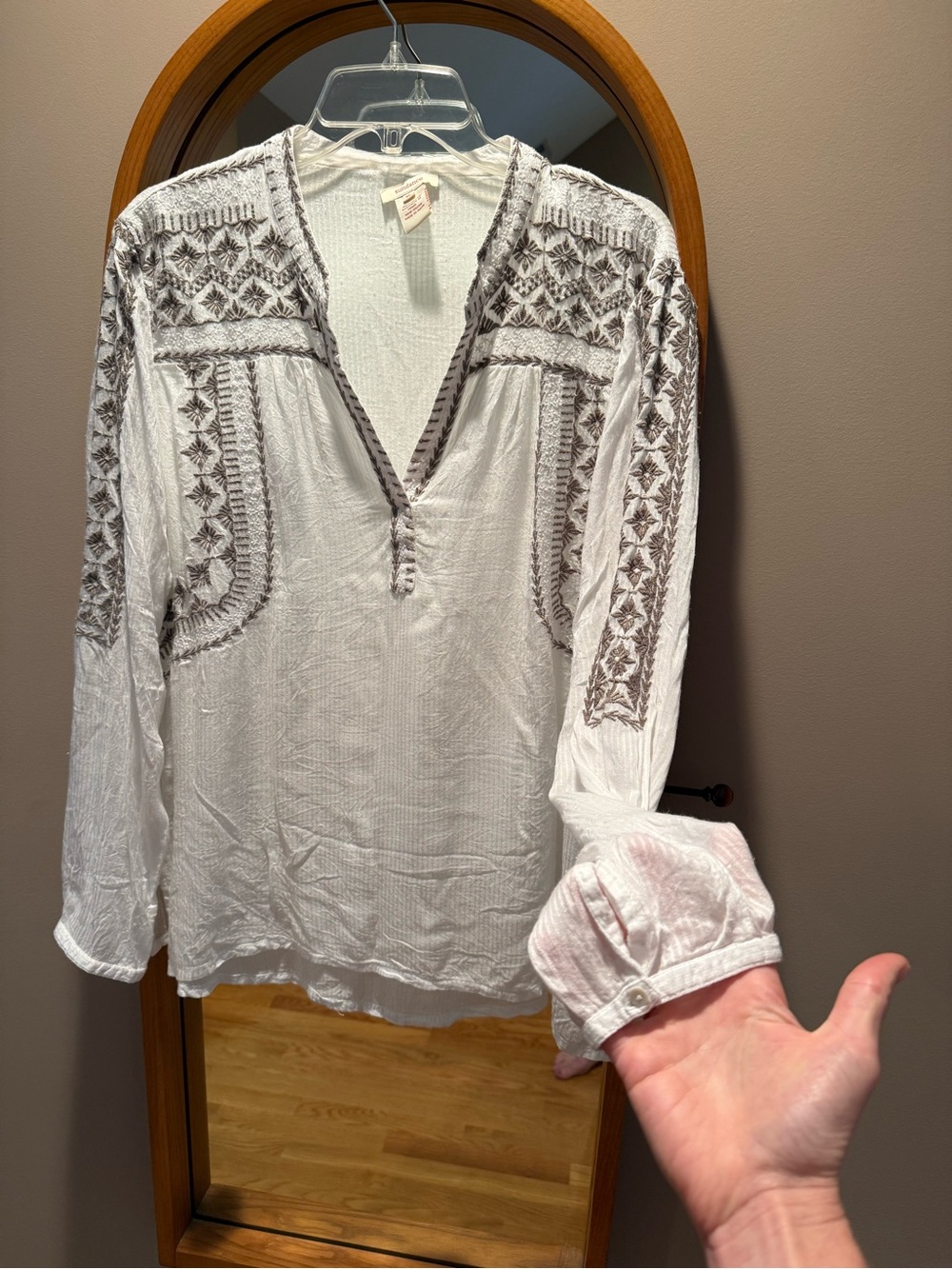 Sundance Embroidered V-Neck Peasant Top - White with Brown